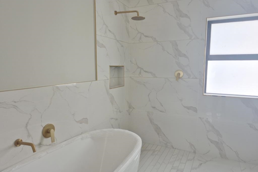 4 Bedroom Property for Sale in Sandown Western Cape